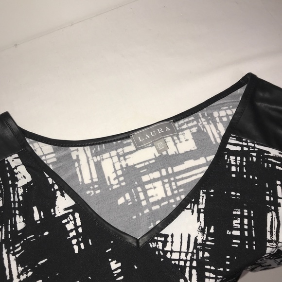 Laura Black & White V-Neck Swatchy Long Sleeve Top - Picture 9 of 10